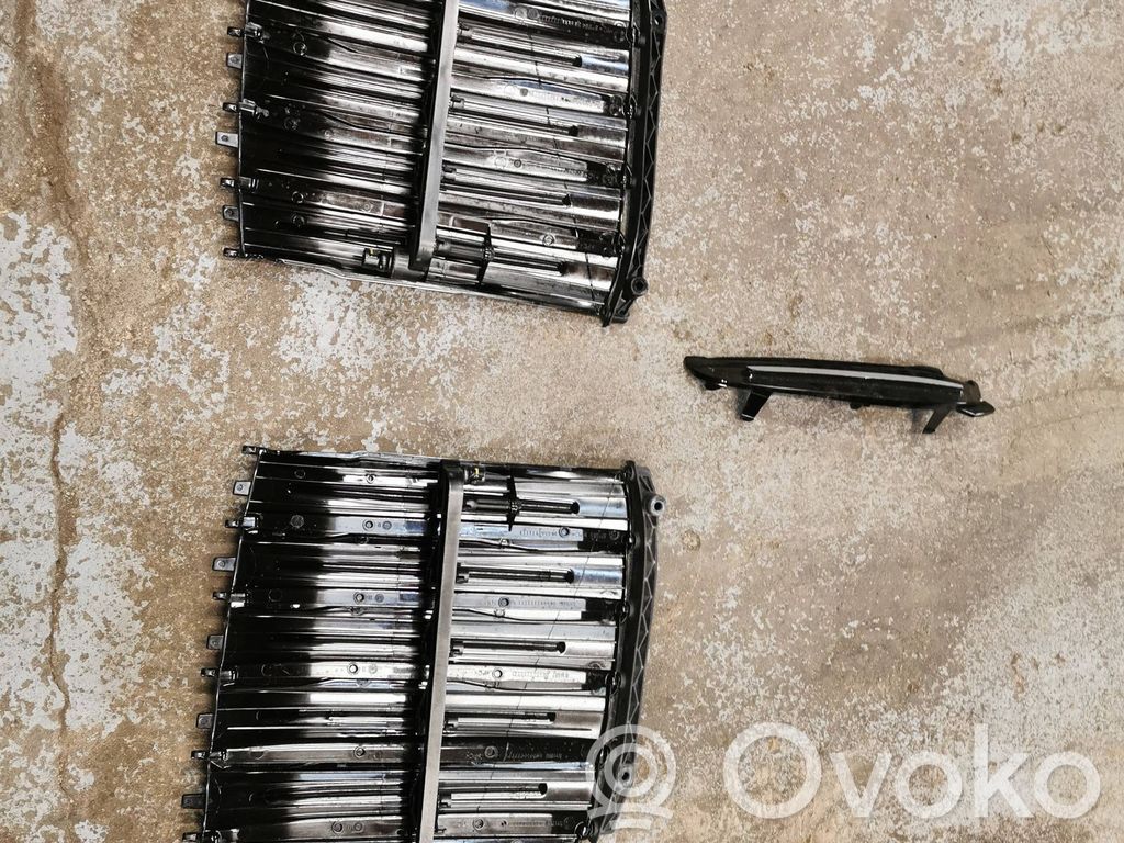 BMW X5 G05 Front bumper upper radiator grill 