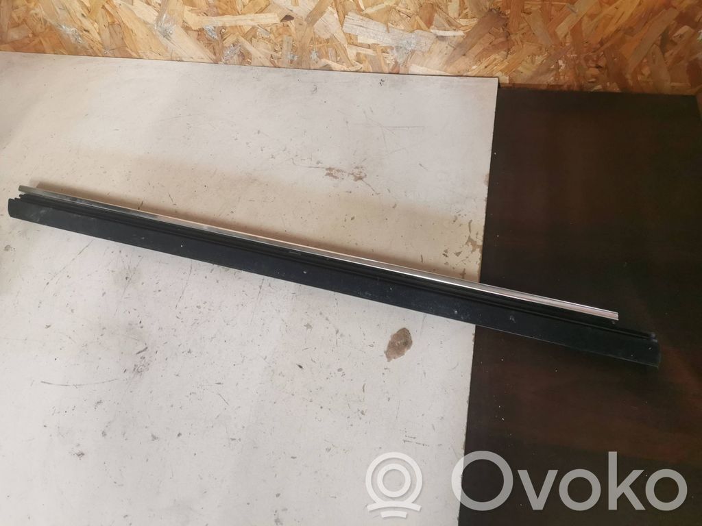 BMW 7 F01 F02 F03 F04 Rear glass trim 
