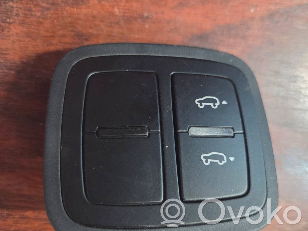 Porsche Macan (95B) Tailgate opening switch 