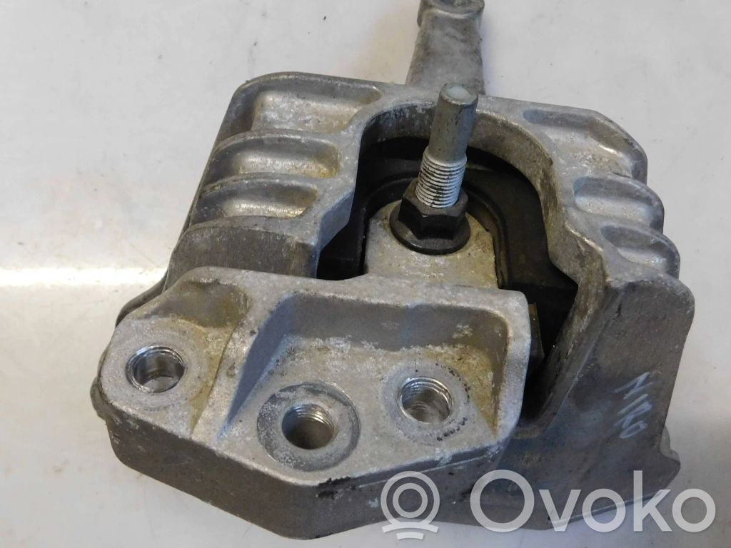 Engine mount bracket   21810G2000