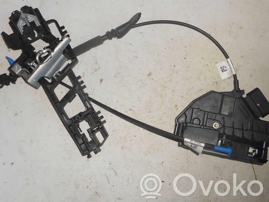 Ford Ecosport Priekšpusē slēdzene 