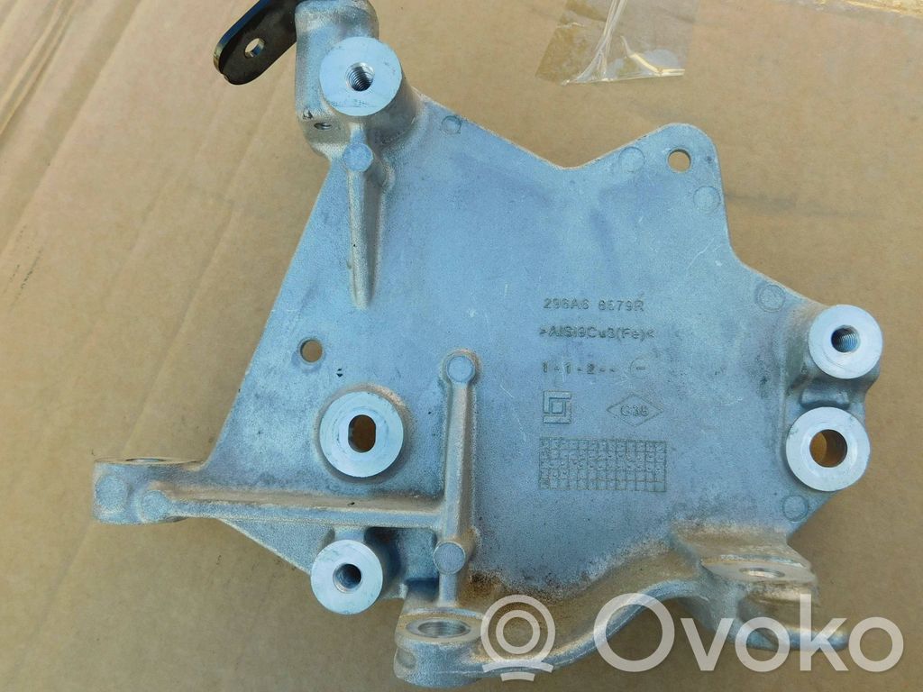 Renault Zoe A/C compressor mount bracket 