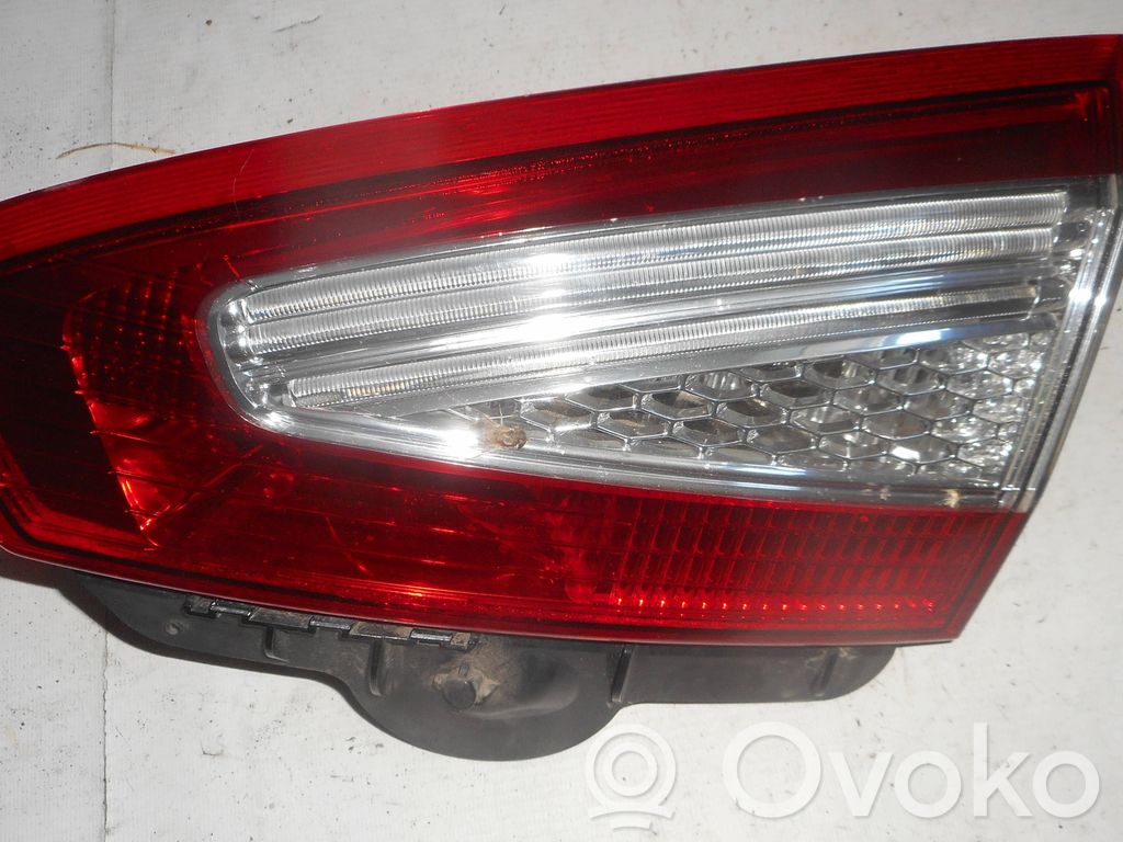 Ford Mondeo MK IV Takaluukun takavalot 