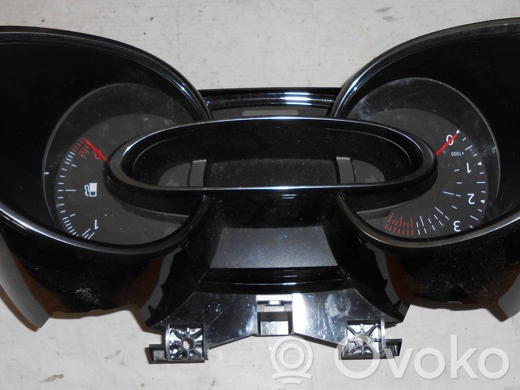 Renault Clio IV Speedometer (instrument cluster) 