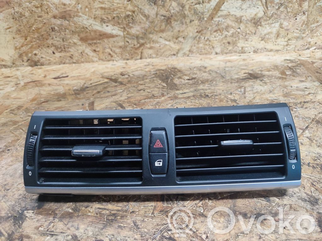 BMW X5 E70 Kojelaudan keskiosan tuuletussuuttimen ritilä 