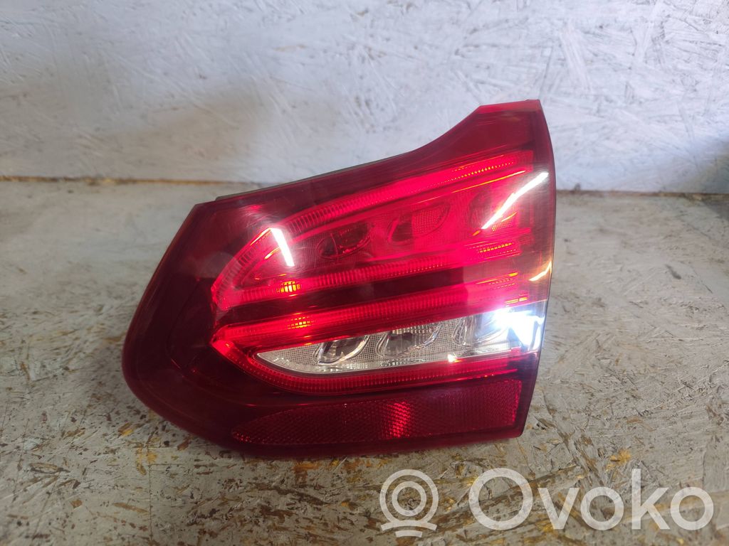 Mercedes-Benz C W205 Luci posteriori del portellone del bagagliaio 