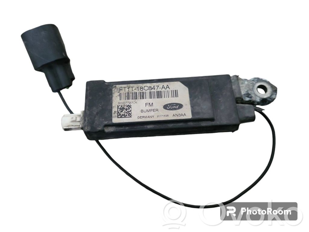 Pystyantennivahvistin   FT1T18C847AA,FT1T18C847AA