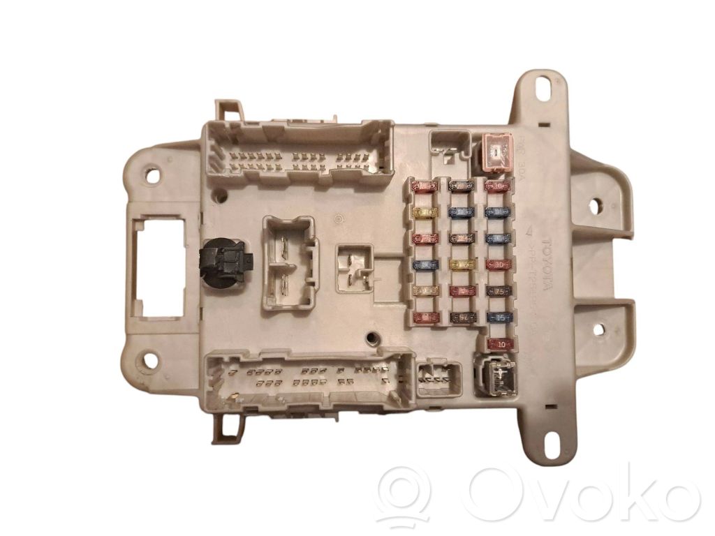 Toyota RAV 4 (XA20) Fuse box set 