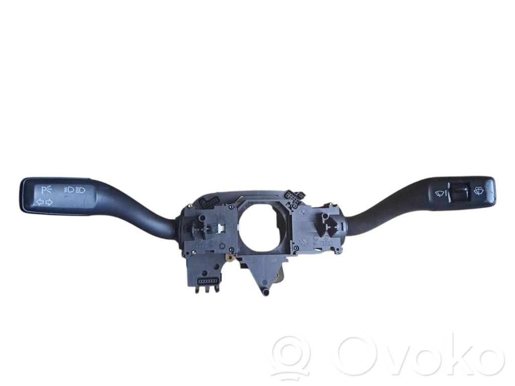 Audi A4 S4 B6 8E 8H Wiper turn signal indicator stalk/switch 