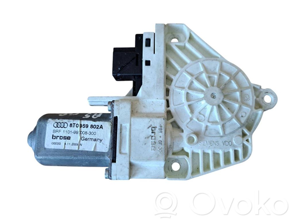 Audi A5 8T 8F Motor del regulador de la ventanilla de la puerta delantera 