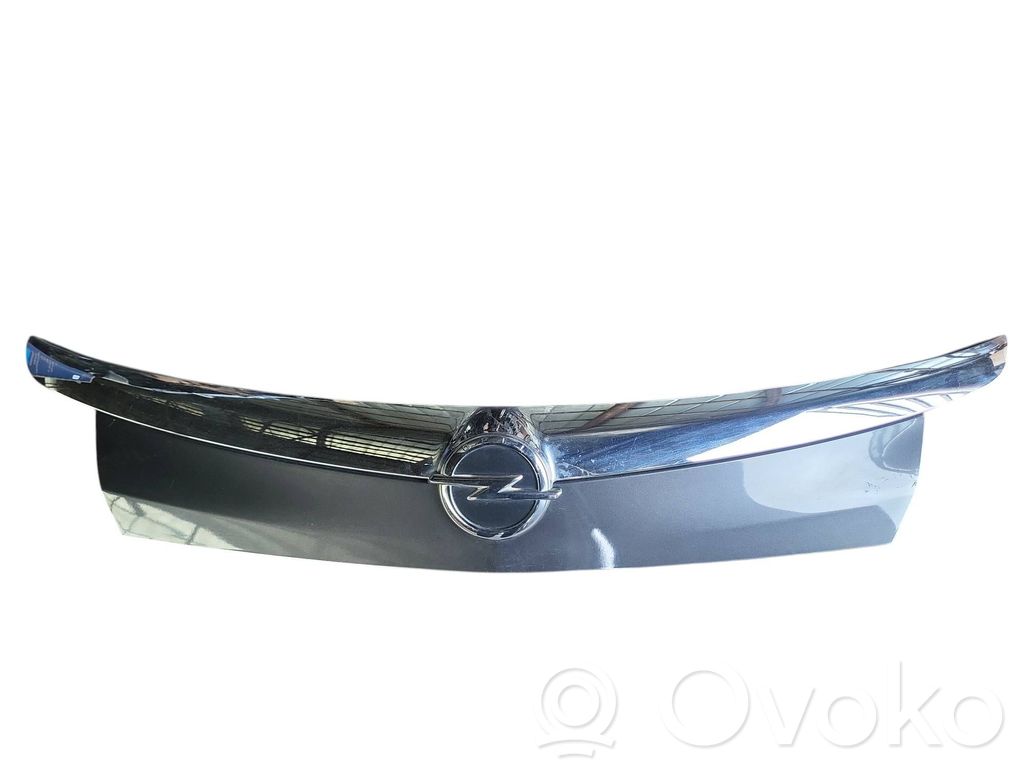 Opel Insignia A Listwa oświetlenie tylnej tablicy rejestracyjnej 