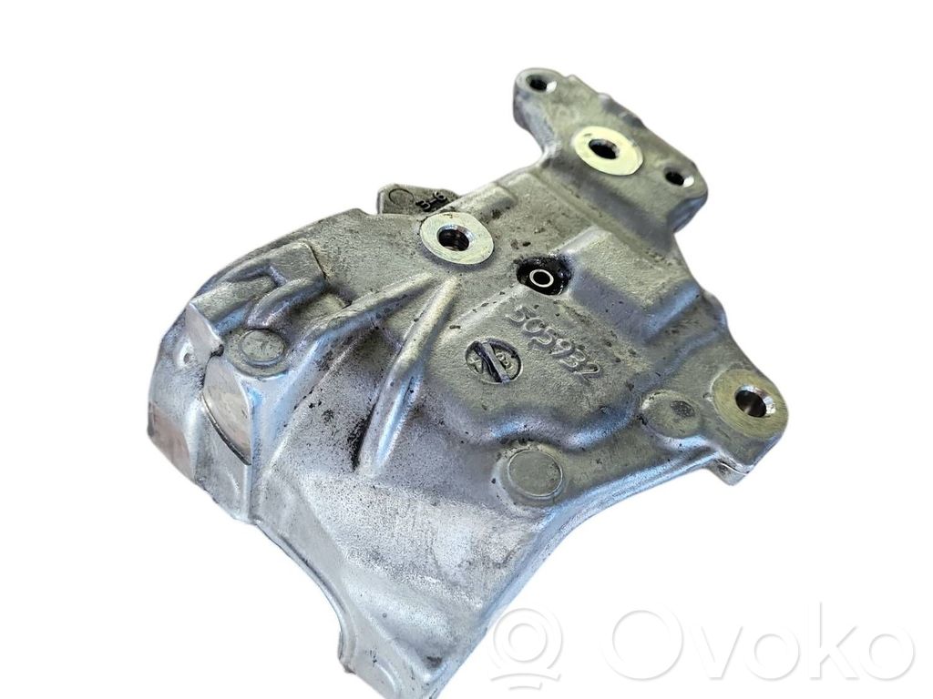 Engine mounting bracket   505932