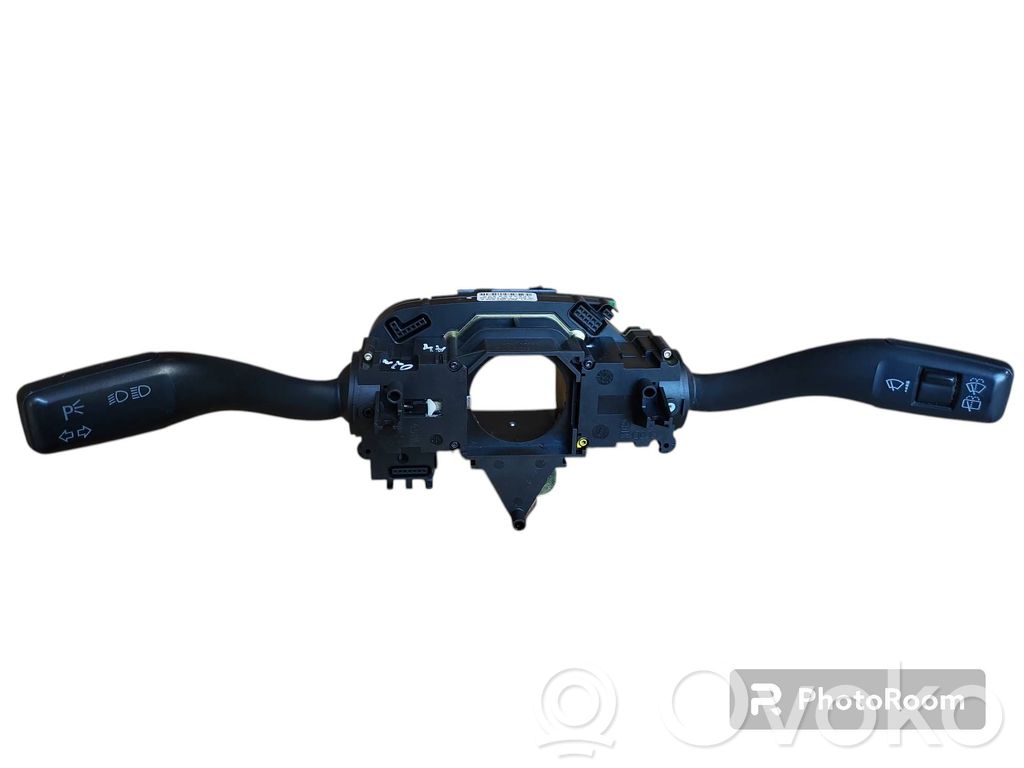 Audi A4 S4 B6 8E 8H Wiper turn signal indicator stalk/switch 