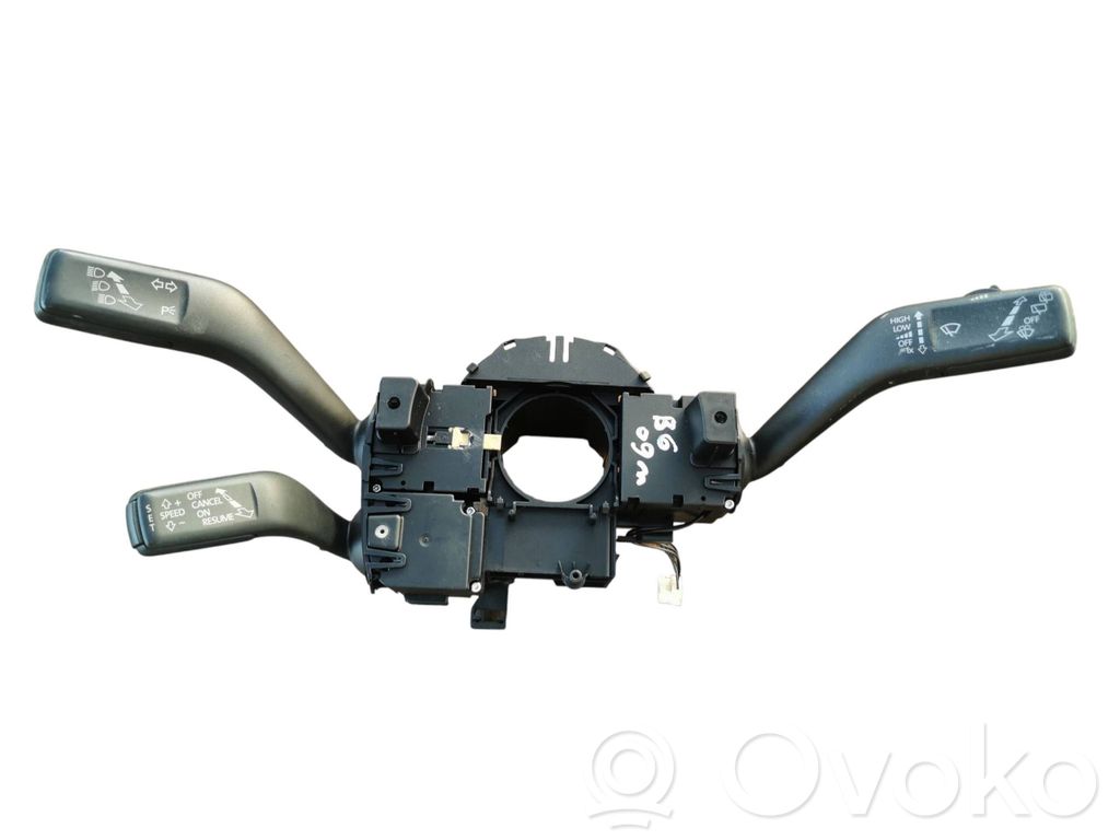 Volkswagen PASSAT B6 Wiper turn signal indicator stalk/switch 