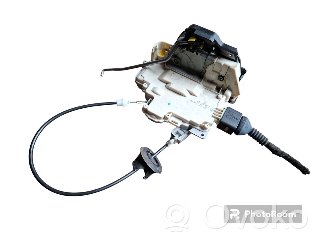 Audi A4 S4 B7 8E 8H Priekšpusē slēdzene 
