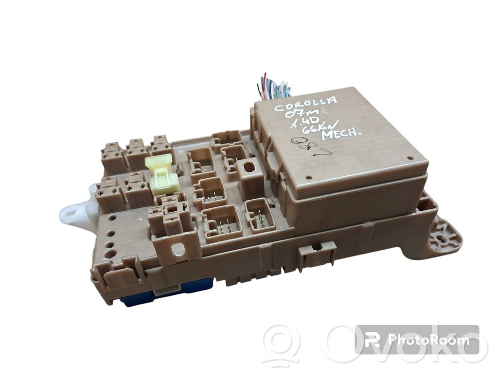Toyota Corolla E120 E130 Drošinātāju bloks 