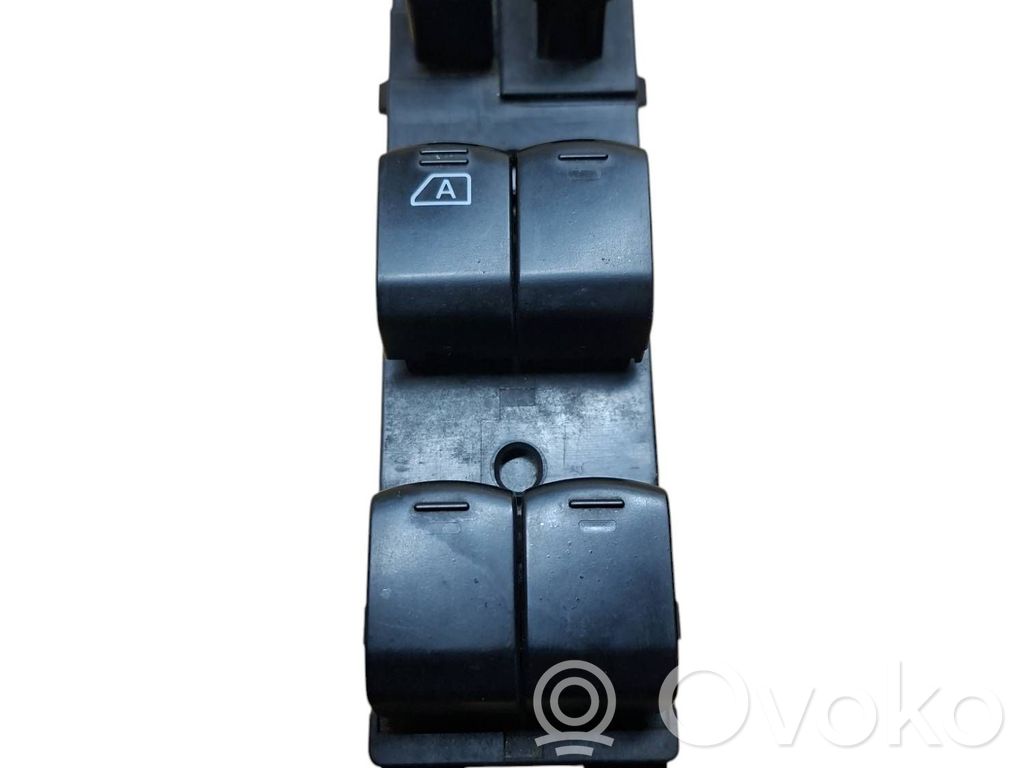 Subaru Forester SH Electric window control switch 