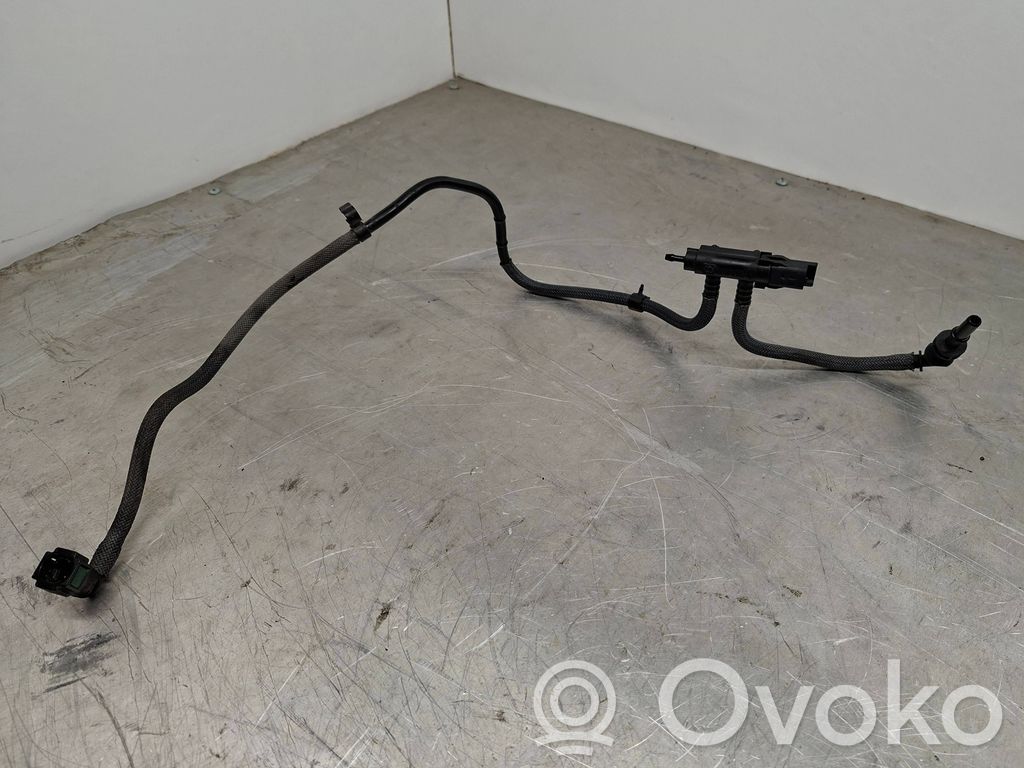 Ford Mondeo MK IV Fuel line/pipe/hose 