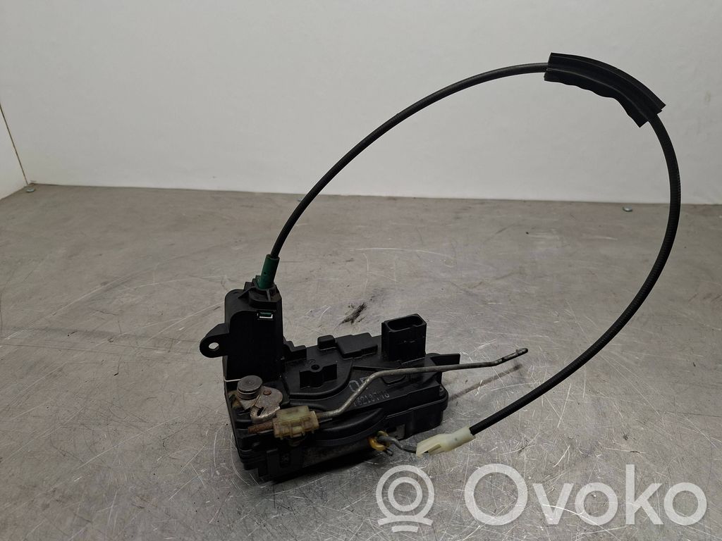 Opel Astra H Priekšpusē slēdzene 