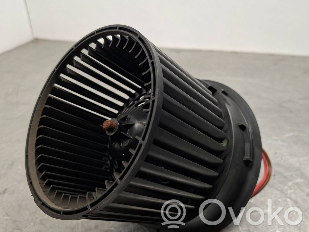 Renault Clio IV Mazā radiatora ventilators 