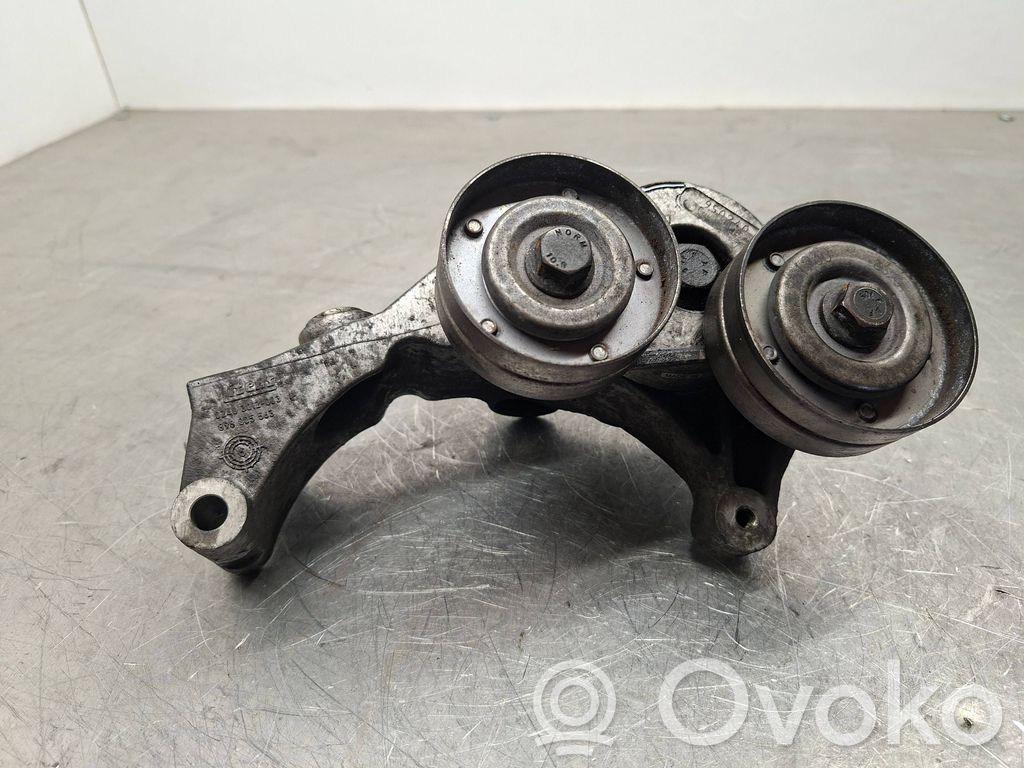 Opel Astra H Generator/alternator belt tensioner 