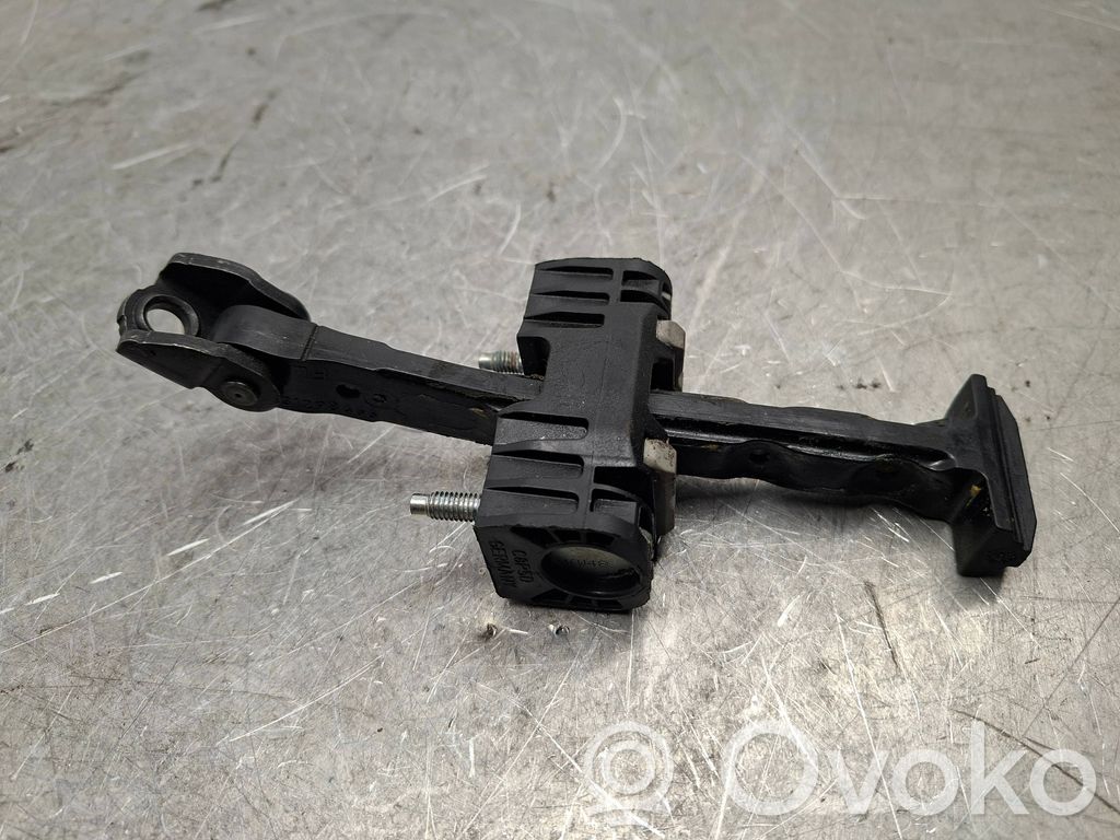 Volvo XC60 Etuoven pidätin 