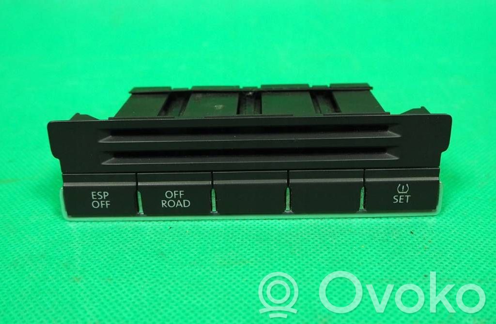 Volkswagen Tiguan A set of switches 