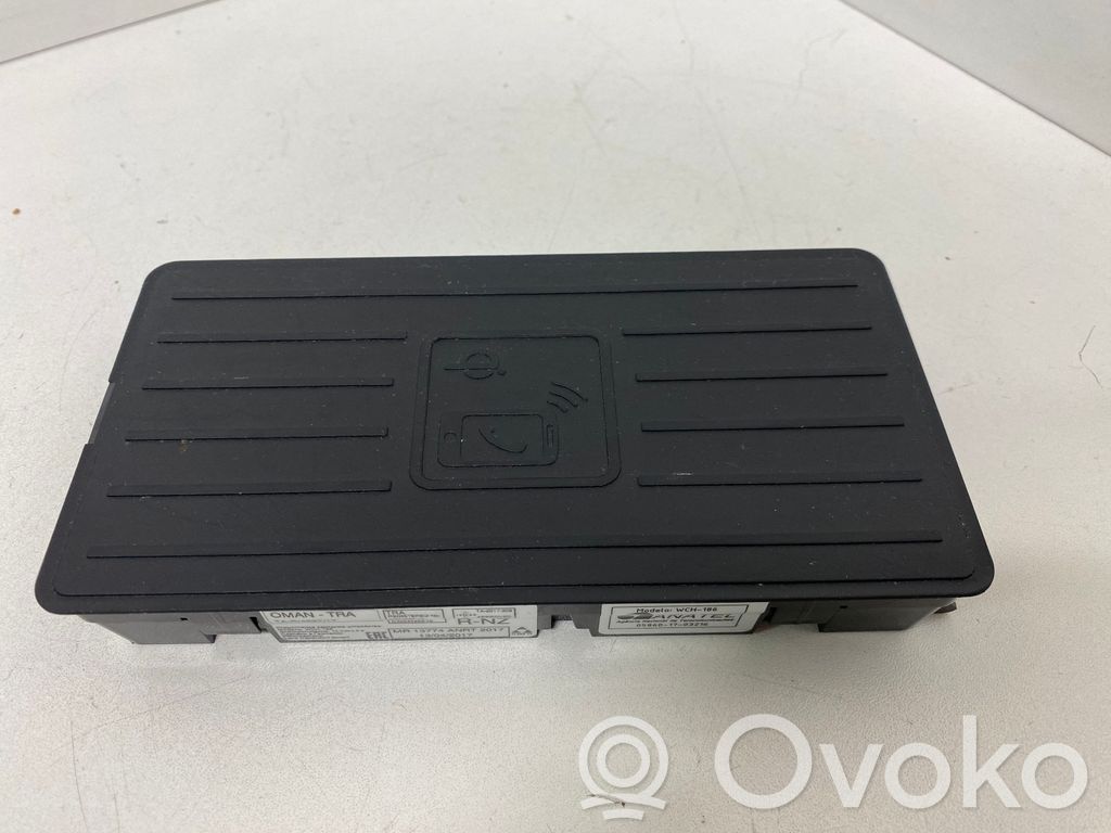 Volkswagen Touareg III Wireless charging module 
