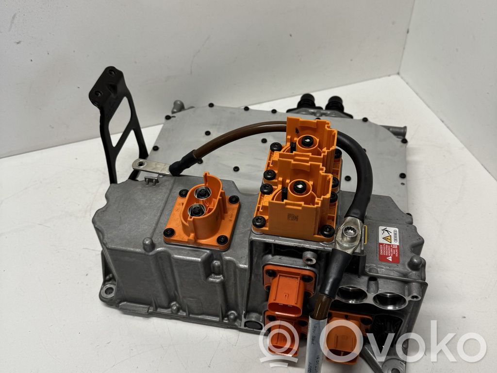 Inversor/convertidor de voltaje   9J1915539DG
