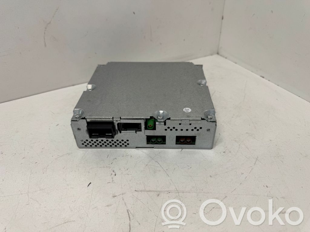 Volkswagen Touareg II Radio/CD/DVD/GPS head unit 