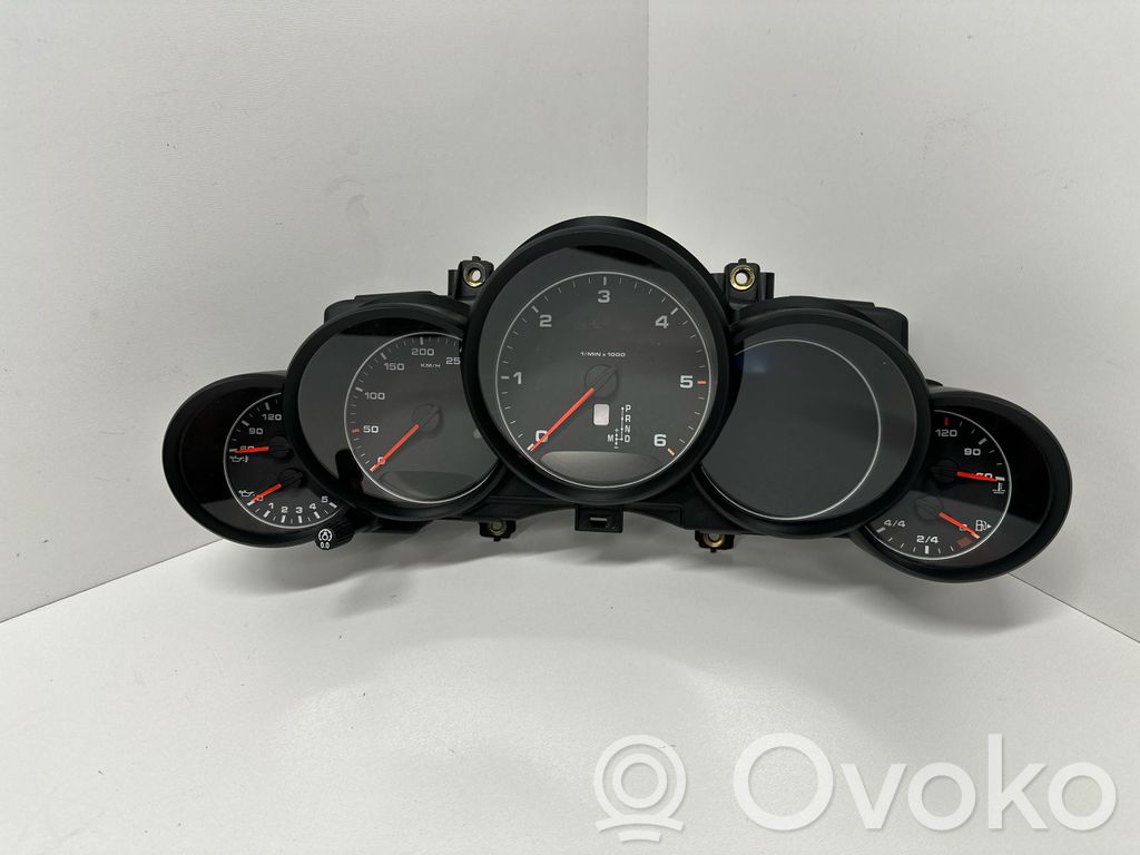 Porsche Cayenne (92A) Speedometer (instrument cluster) 