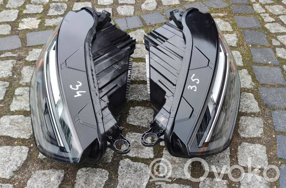 Audi Q5 SQ5 FY Lampy przednie / Komplet 