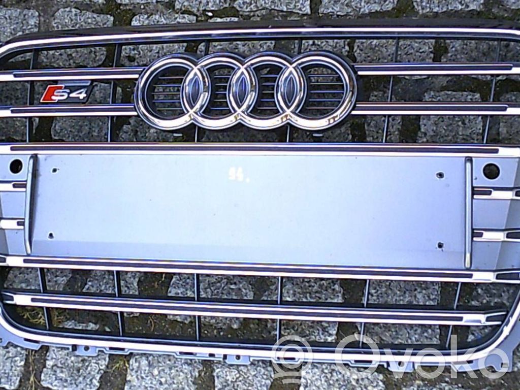 Audi A4 S4 B8 8K Etusäleikkö 