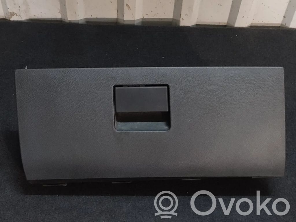 Dodge RAM 1500 DS Schowek deski rozdzielczej 