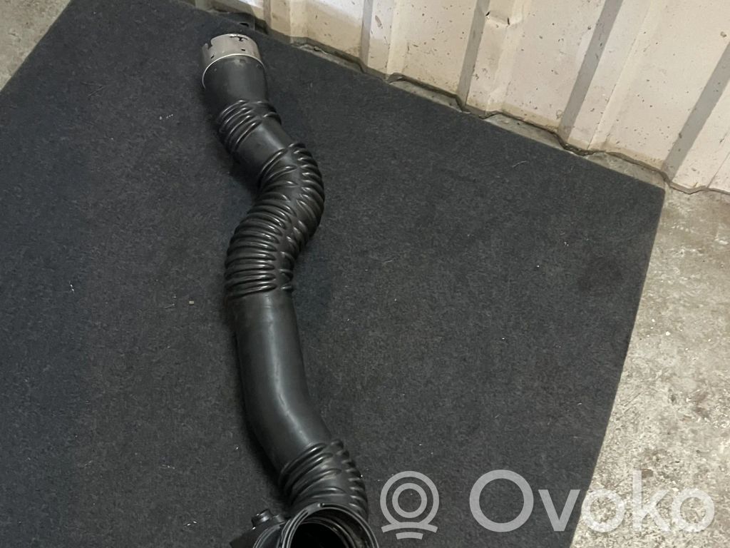 BMW 5 F10 F11 Wąż / Rura intercoolera 