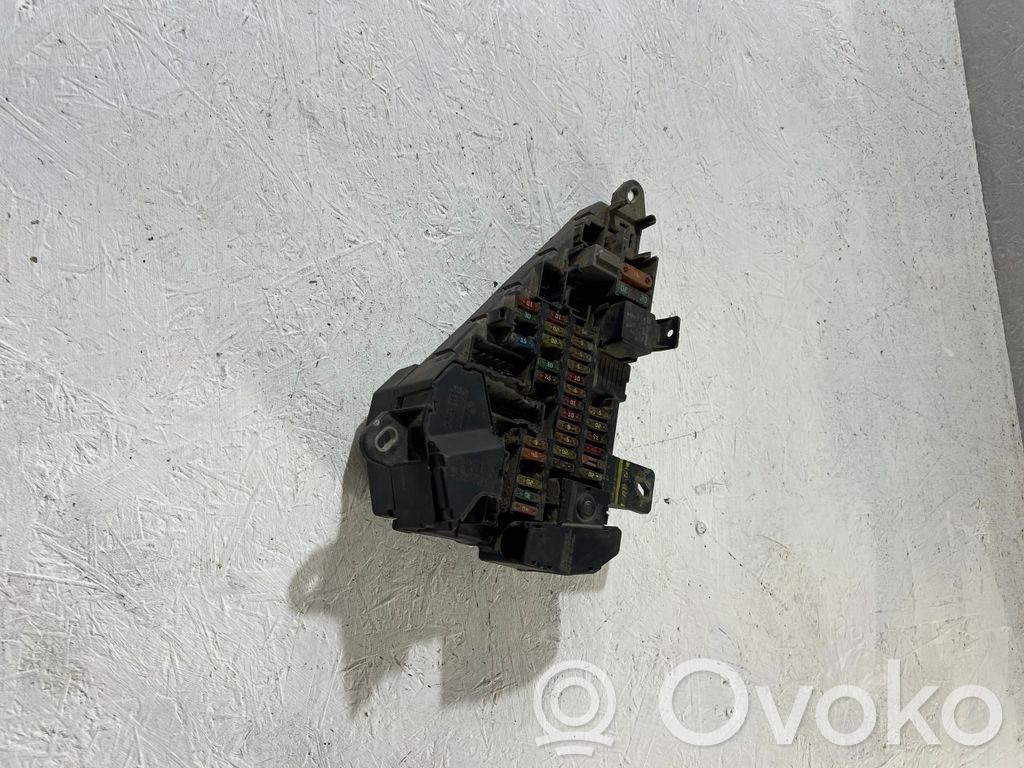 Drošinātāju bloks   6906601,6906603