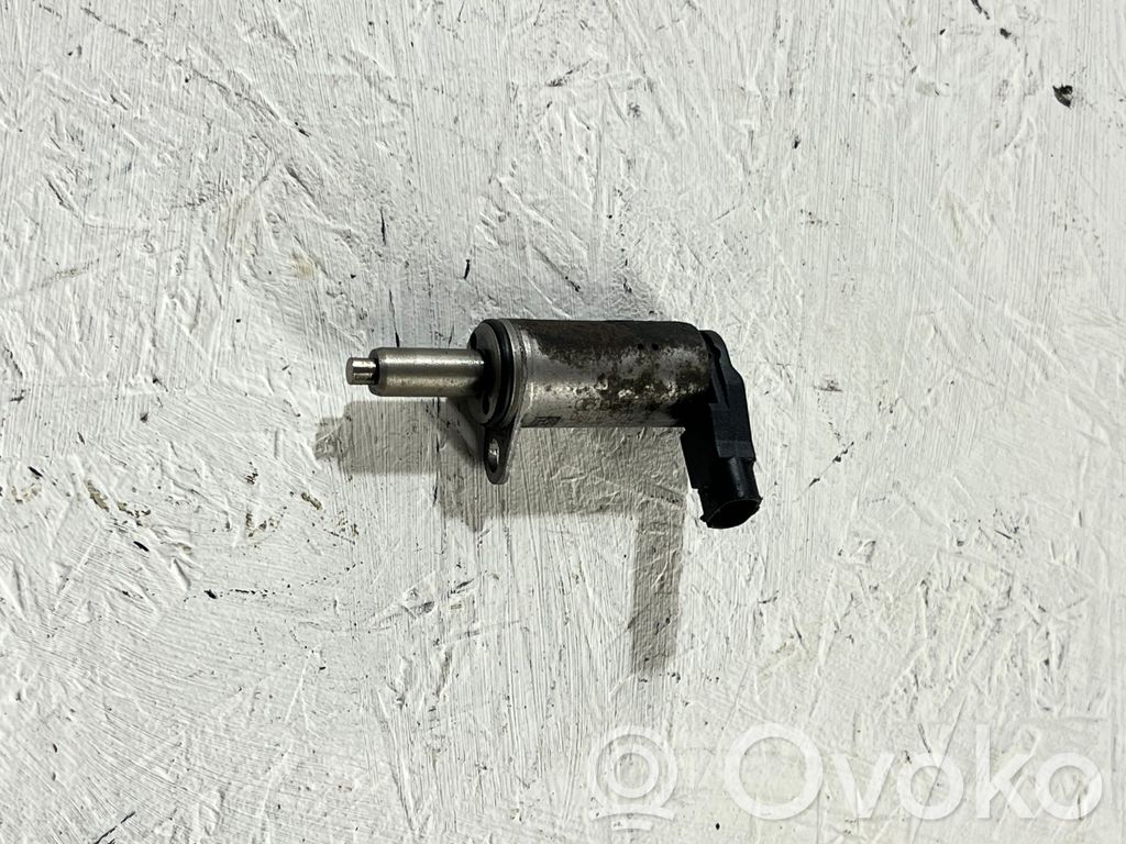 Audi A4 S4 B8 8K Nokka-akselin vanos-ajastusventtiili 