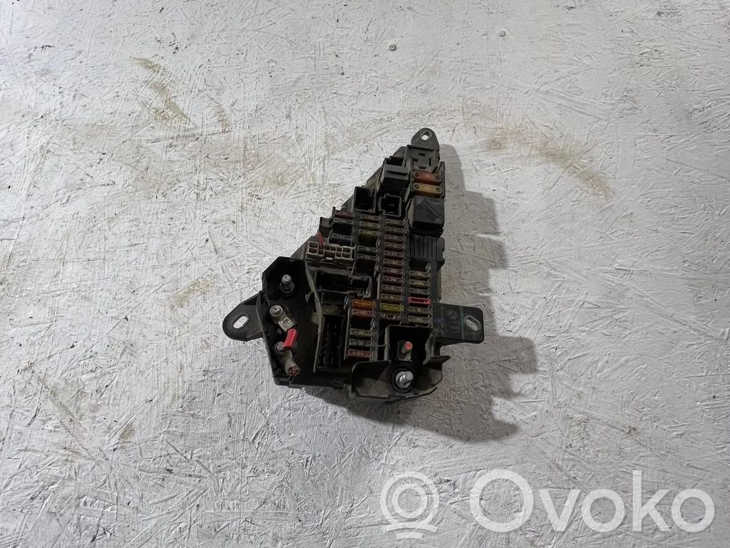 BMW 5 E60 E61 Fuse module 