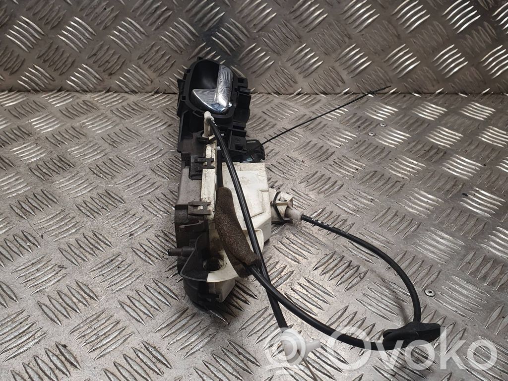 Peugeot 308 Front door lock 