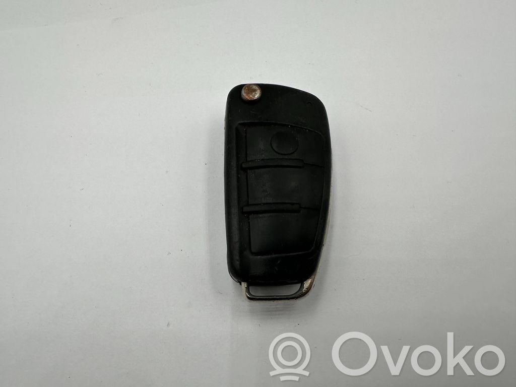 Audi A1 Užvedimo raktas (raktelis)/ kortelė 