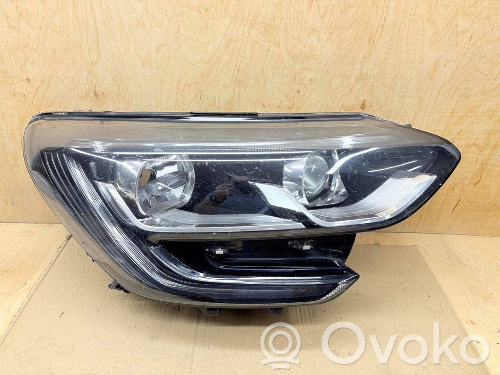 Renault Megane IV Headlight/headlamp 