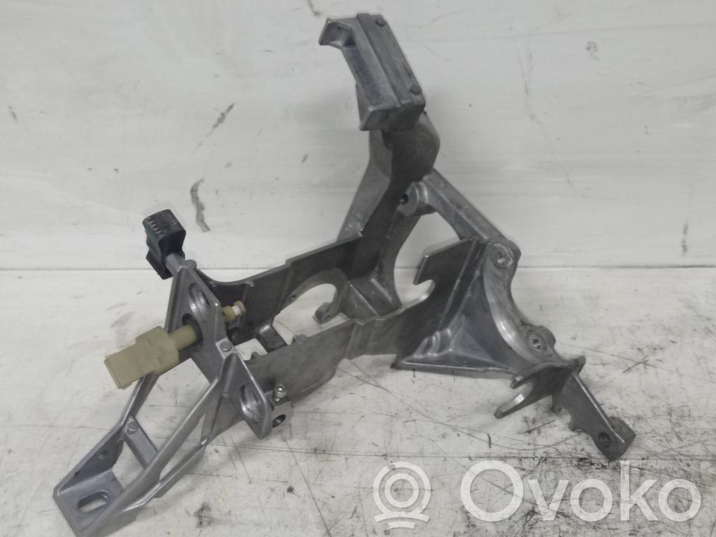 Audi A4 S4 B5 8D Assemblage, support pédale d'embrayage 