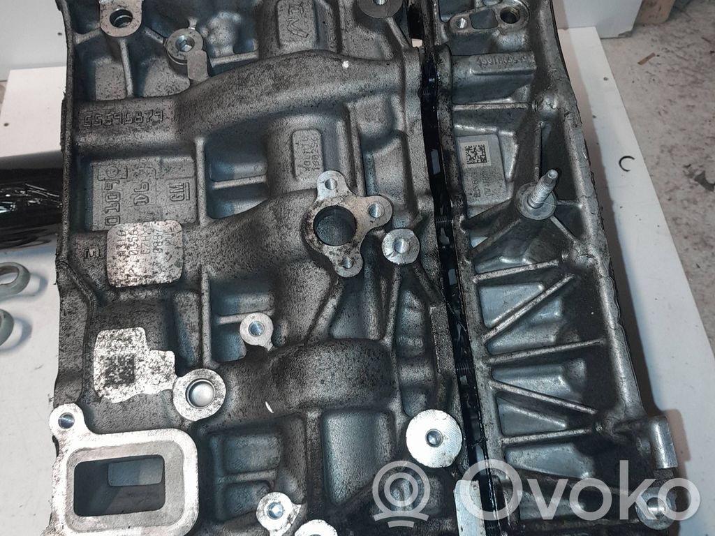Opel Insignia A Engine block 