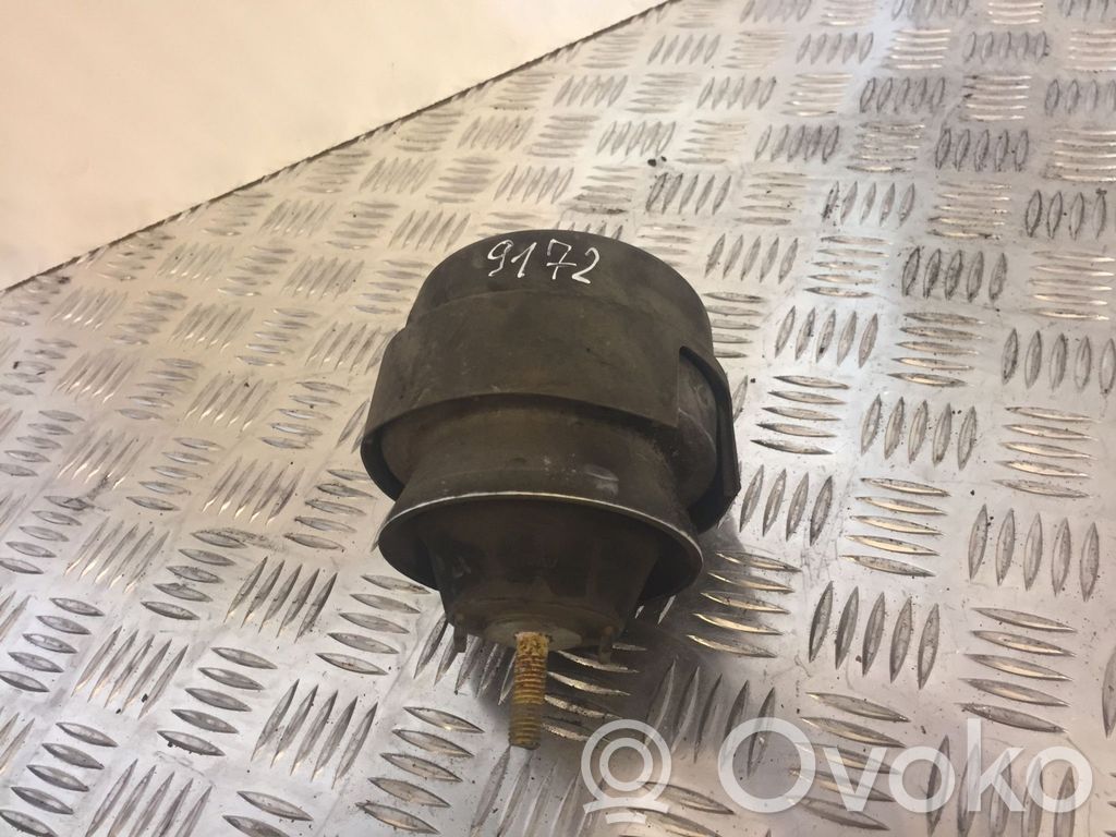 Audi A6 S6 C6 4F Variklio pagalvė 