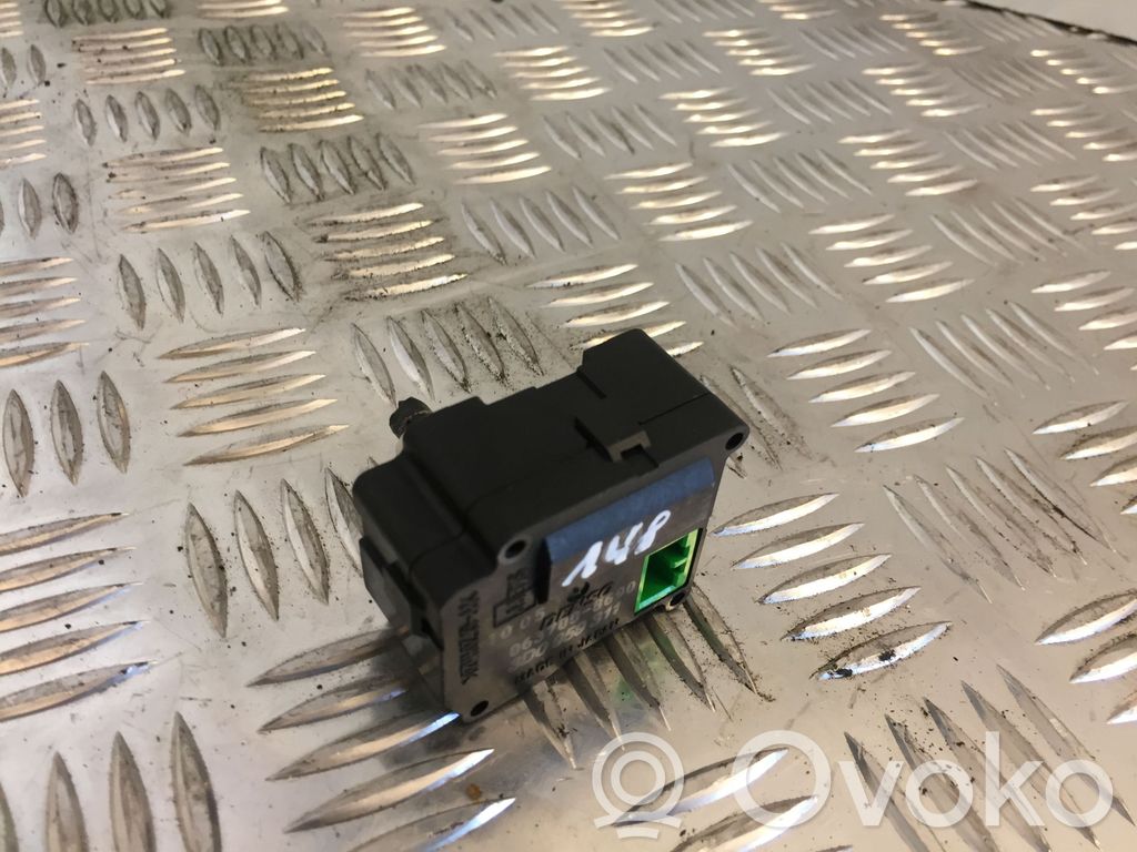 Volkswagen Phaeton Air flap motor/actuator 
