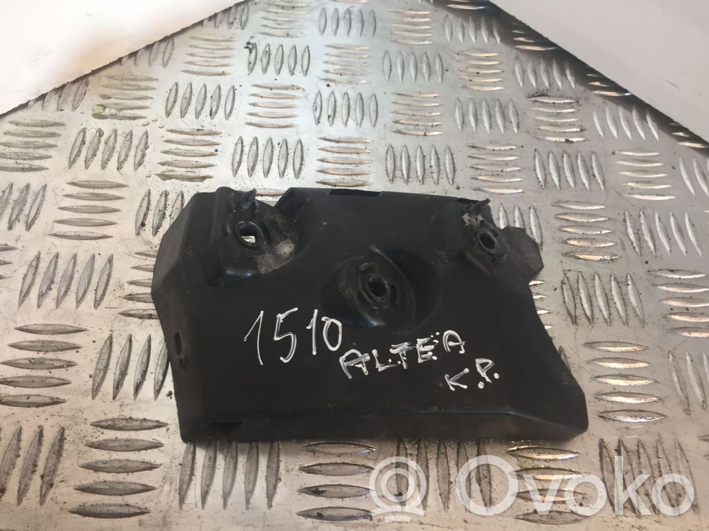 Front bumper mounting bracket   5P00807183A