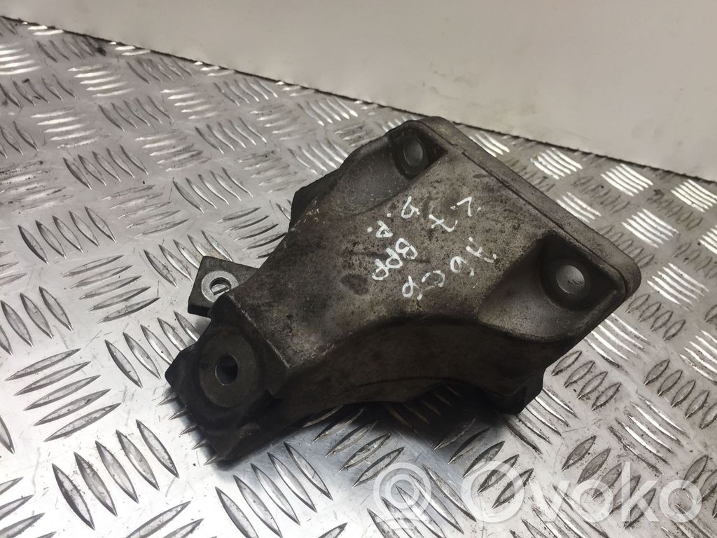 Audi A6 S6 C6 4F Engine mounting bracket 