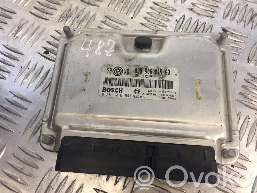 Volkswagen PASSAT B5.5 Engine control unit/module 