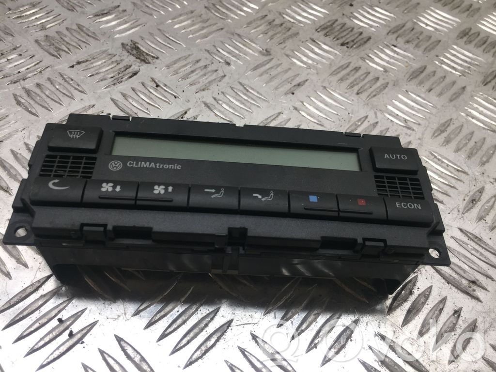 Volkswagen Golf IV Climate control unit 