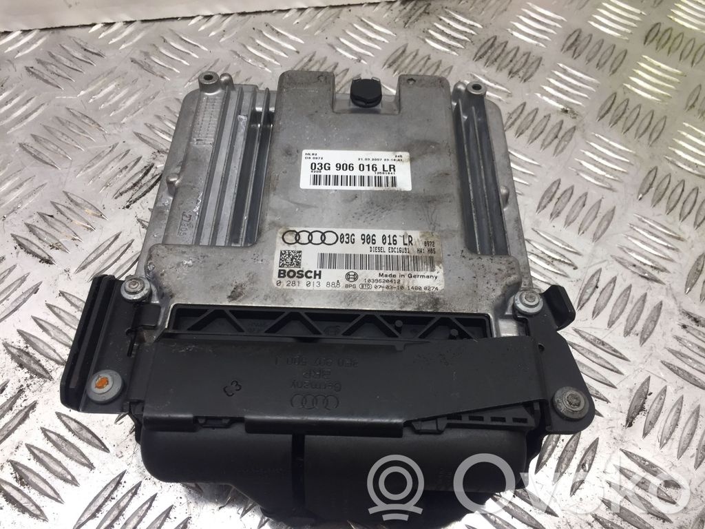 Audi A4 S4 B7 8E 8H Variklio valdymo blokas 